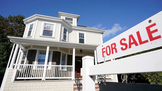 美国高昂的房价及借贷成本的迅速上升，正将许多刚需购房者挤出市场。